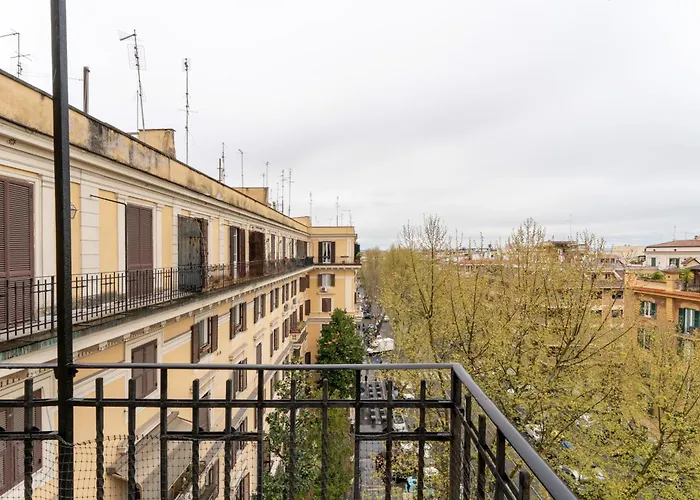 La Galleria, Rooftop Flat Nearby Borghese * Rome
